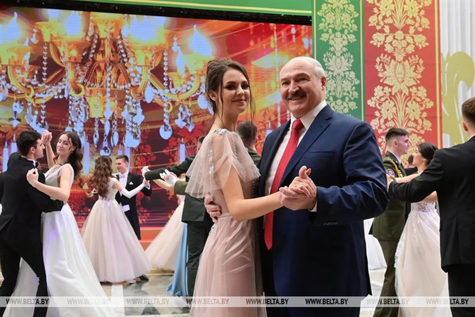 Стало известно имя девушки, с которой танцевал Лукашенко на балу. БелТА