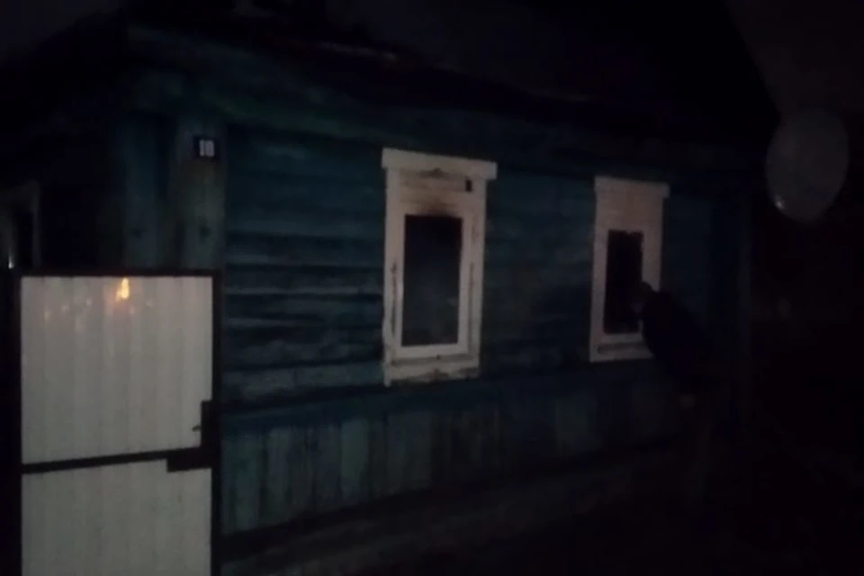 В ночь с 4 на 5 января в Трубчевске горел жилой дом. Один человек травмирован.