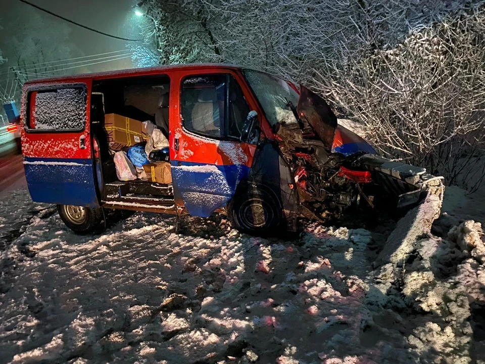 Травмы получили водитель и двое пассажиров