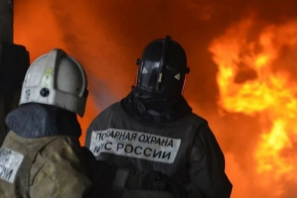 Парня вытащили из горящей квартиры. Фото: Архив КП