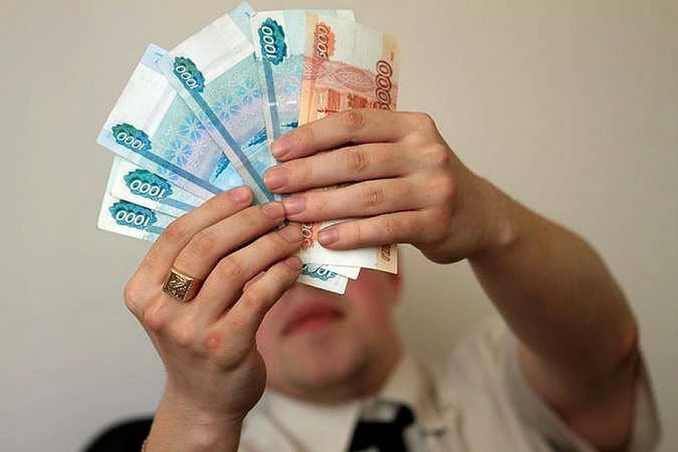Эрик Гафаров продолжает скрываться и деньги вкладчикам, которым обещал высокий доход, не возвращает.