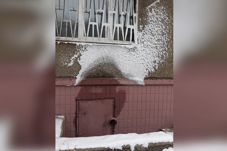 Авария произошла прямо под окнами квартиры.