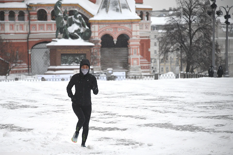 Утренняя пробежка у Красной площади в Москве.