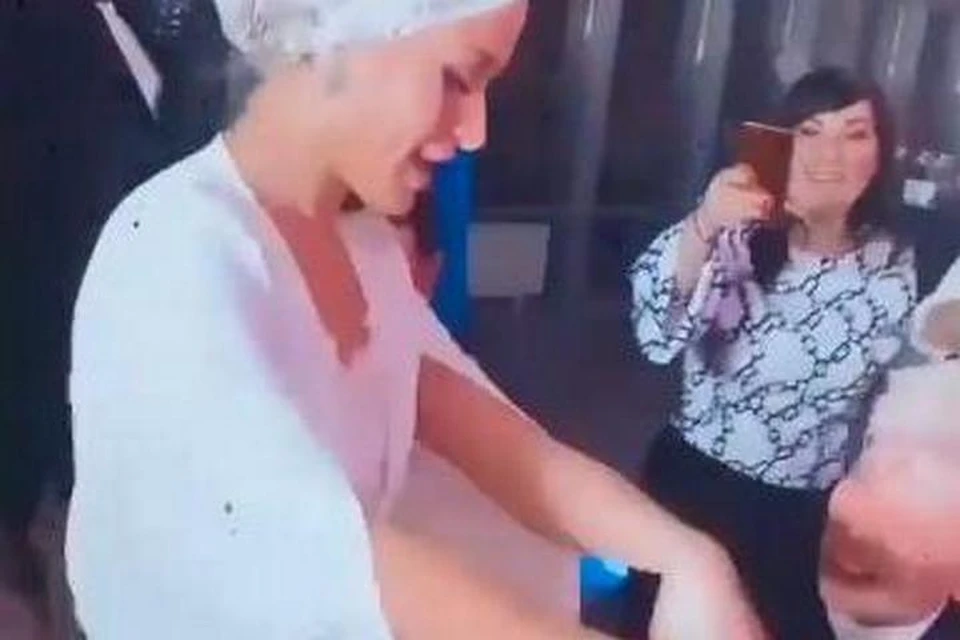 Жена Радика Юльякшина исполнила забавный танец после никаха