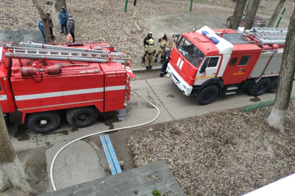 В Ростове сгорел автомобильный гараж