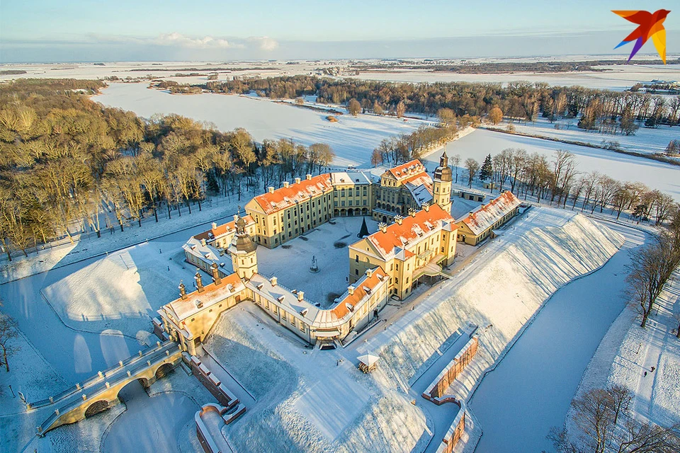 Несвижский Дворец Радзивиллов - одна из точек притяжения туристов. Особенно - в доковидные времена.