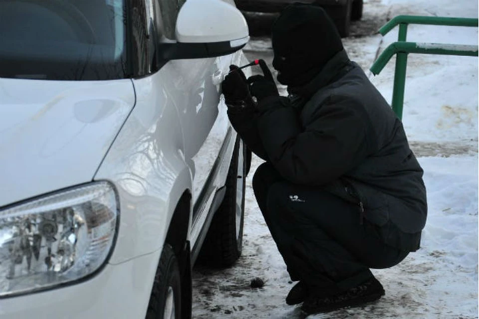 Трое иркутян угоняли дорогостоящие автомобили, запуская двигатели без оригинальных ключей