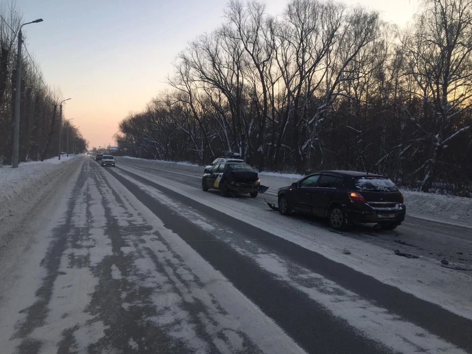 Водитель немецкой иномарки поздно затормозил. Фото: пресс-служба управления ГИБДД по Челябинску