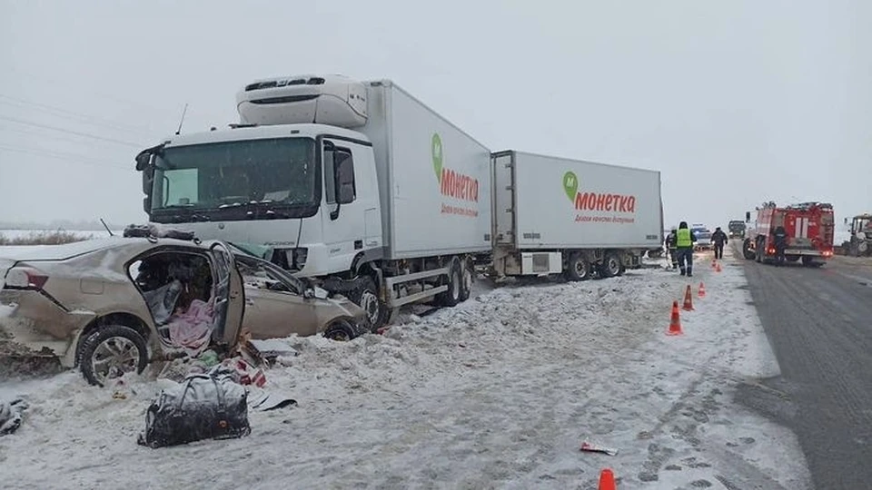 Водитель грузовика рассказал, что легковушка внезапно выехала на встречку