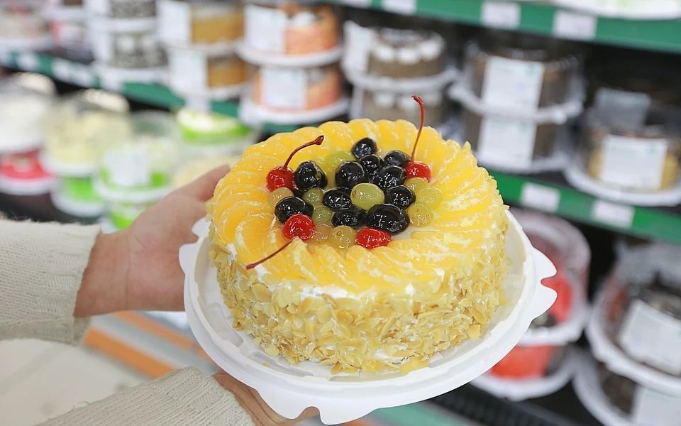 В Красноярских магазинах нашли бисквитные торты с кишечной палочкой