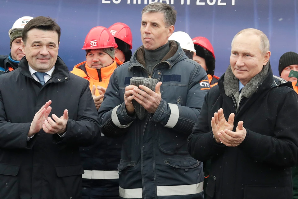 Путин лично сказал «спасибо» строителям, которые смогли выполнить сложнейшую задачу в сжатые сроки несмотря на пандемию. Фото: Михаил Метцель/ТАСС