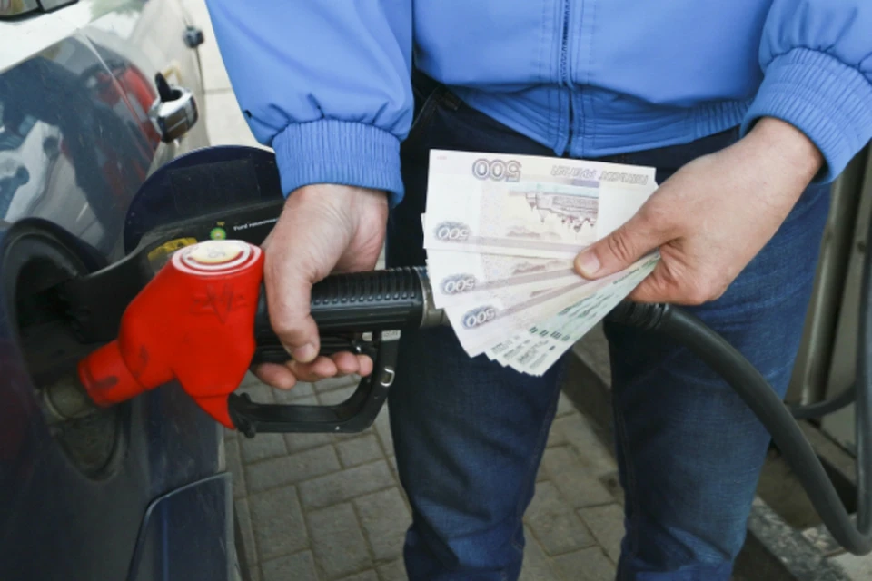 Хабаровчане столкнулись с дефицитом бензина на заправках