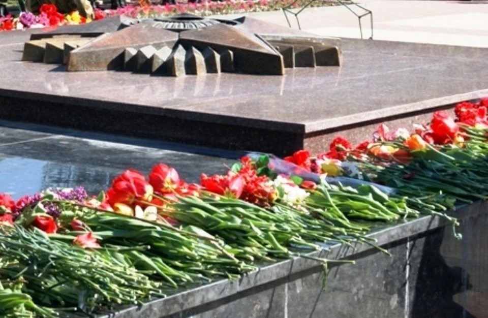 На мемориале в Курске собрались люди разных национальностей, чтобы почтить память погибших
