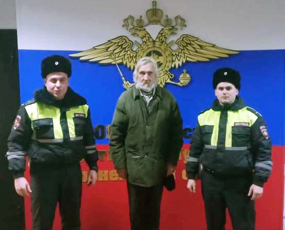 По базе дактилоскопического учета удалось выяснить, что этот прохожий - 60-летний житель города Липецка