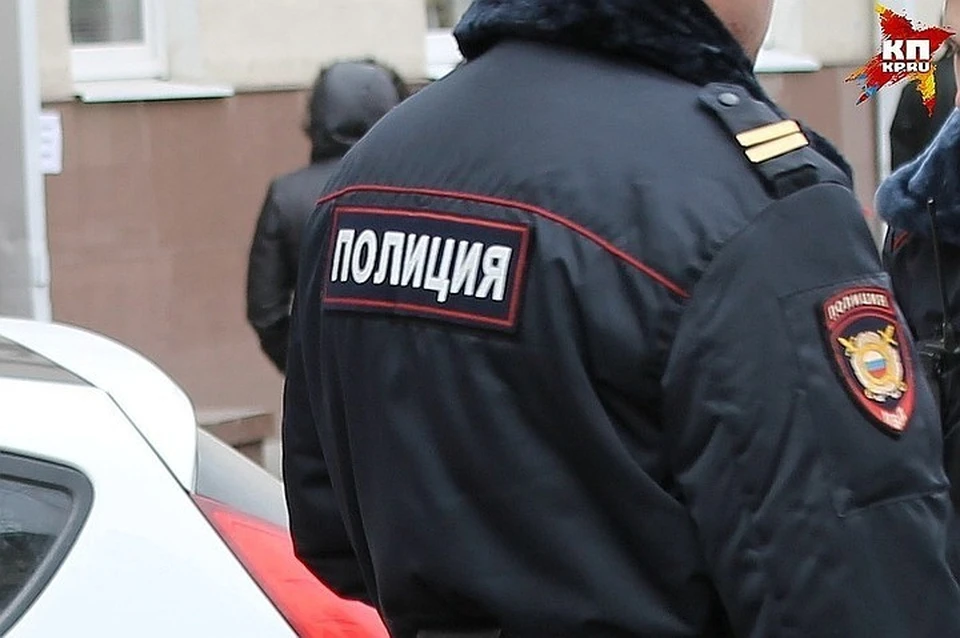 Сам подозреваемый нигде не работает и уже привлекался к уголовному наказанию – был судим по статье 115 УК РФ (умышленное причинение легкого вреда здоровью).