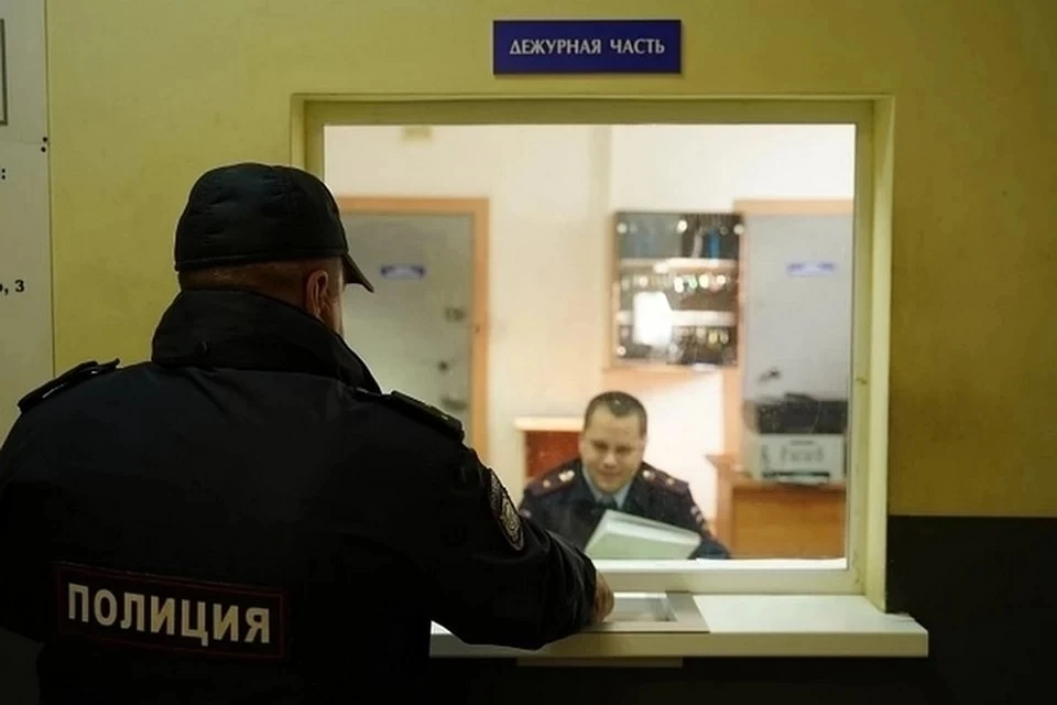 В Большом Камне мужчина позвонил в полицию и сообщил о заминировании квартиры