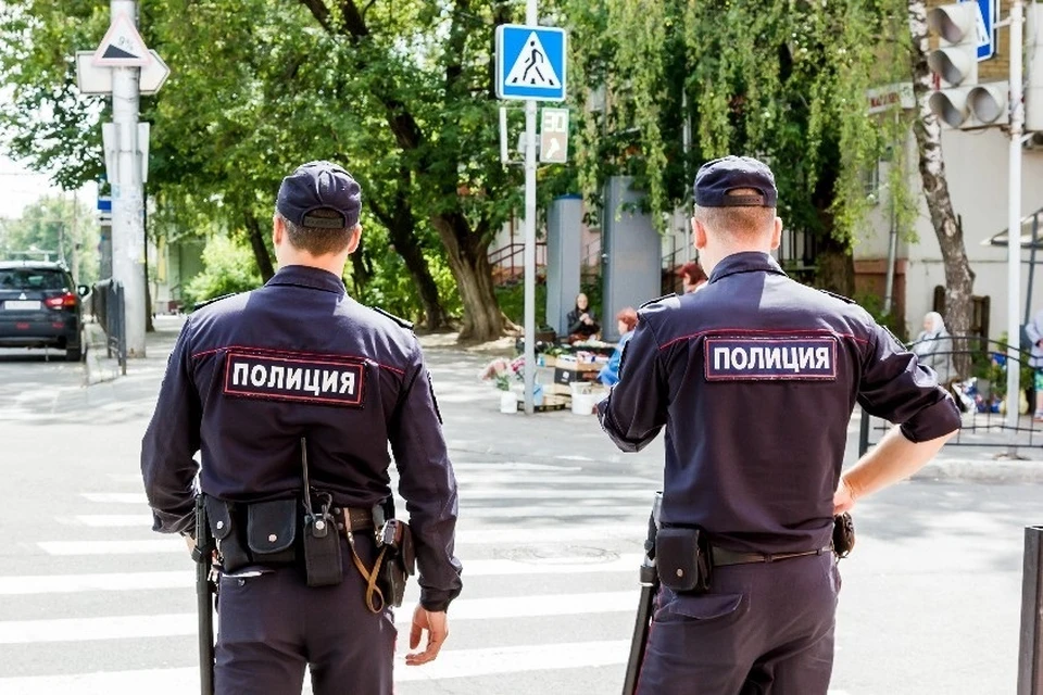 Молодого человека поймали охранники и вызвали полицию.