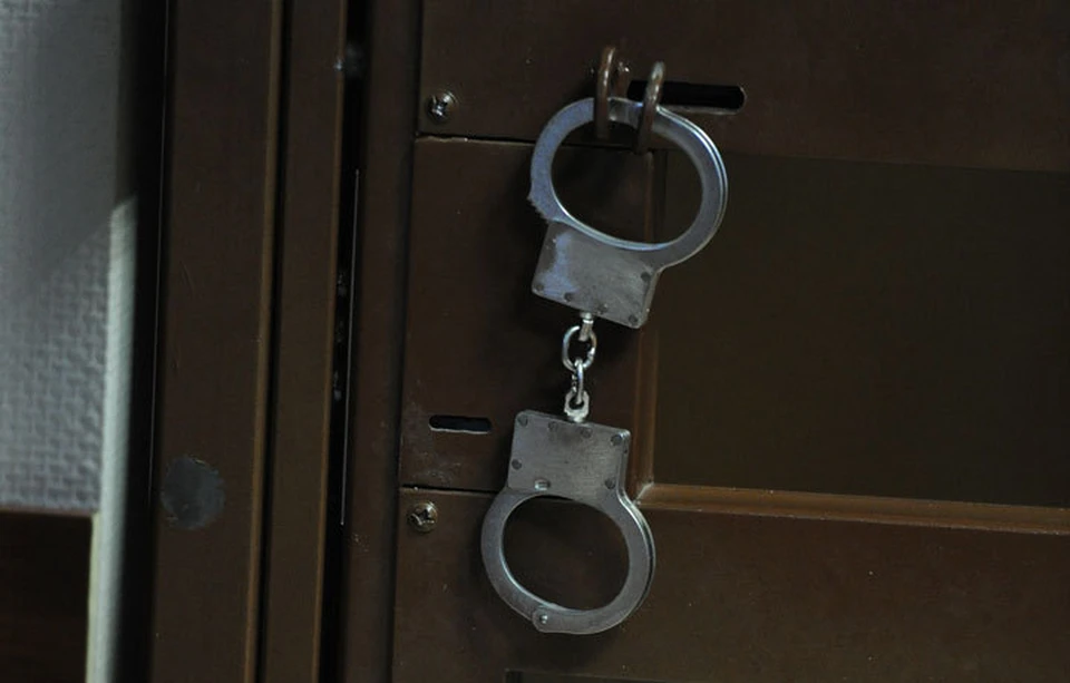 По подозрению в преступлении задержаны двое чиновников.