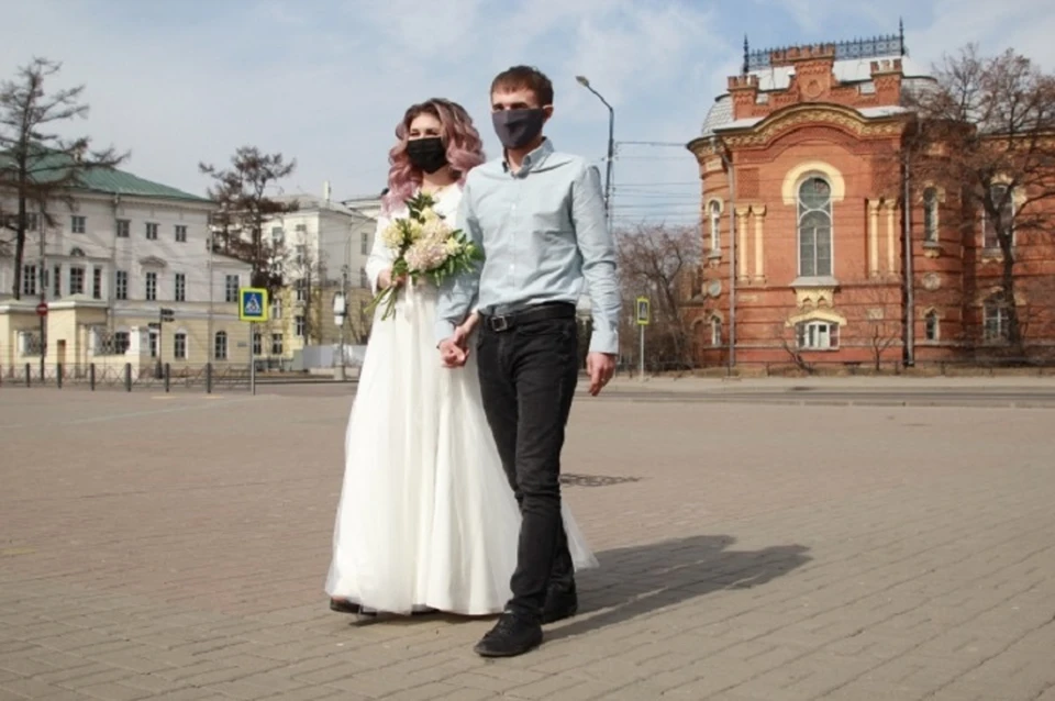 Стало известно, где в России чаще женятся и разводятся