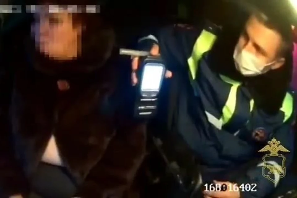 От медицинского освидетельствования задержанная автолюбительница из Артема отказалась. Скриншот видео: пресс-служба ОМВД России по городу Артему