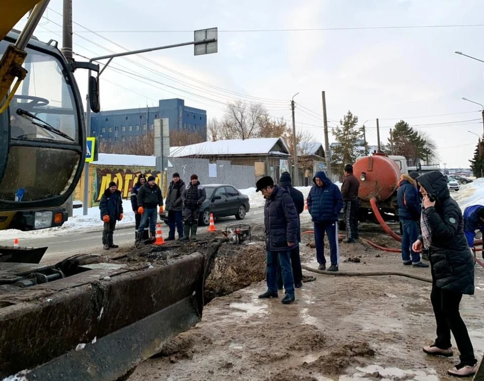 Новости сызрани сегодня последние. Сызрань авария на водоводе. Порыв воды.