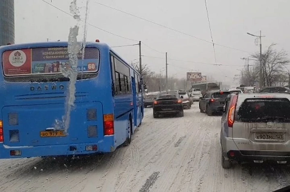 Непогода внесла свои коррективы в городской трафик