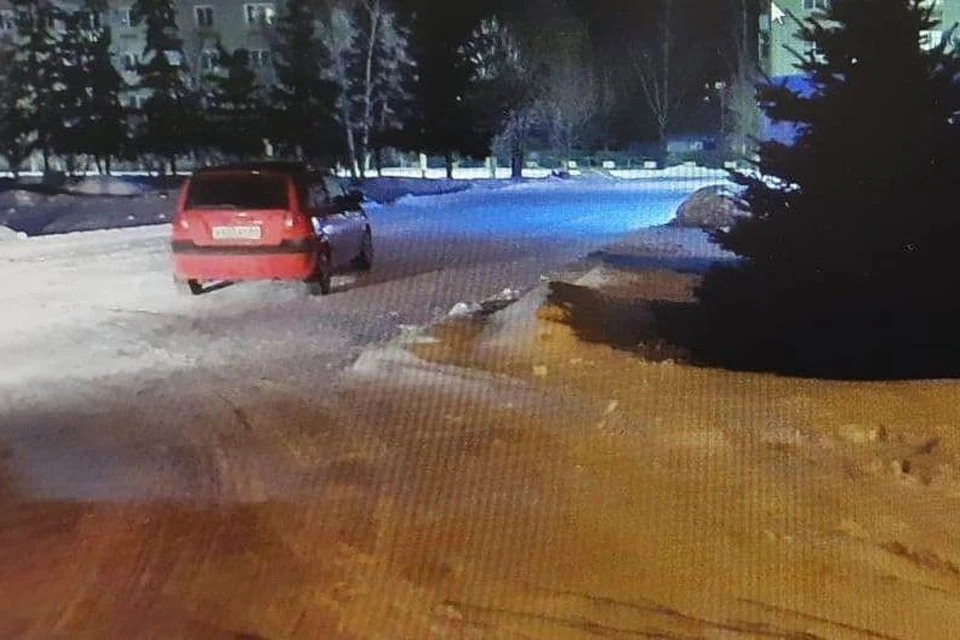 Иномарка сбила мужчину