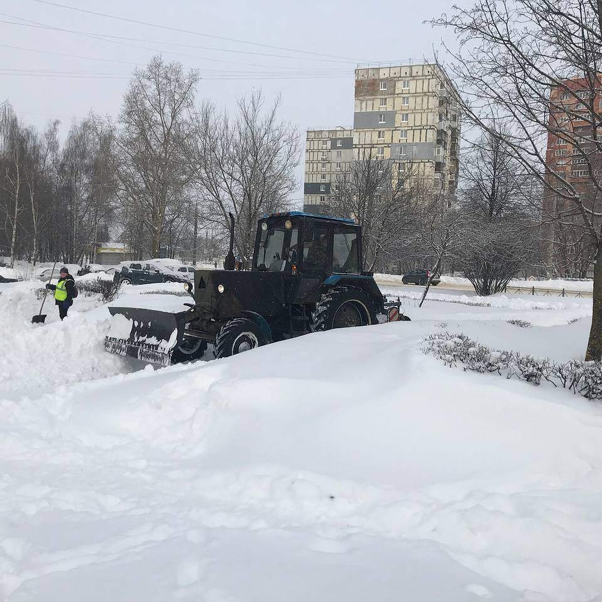 Город Владимир оказался в снежном плену - KP.RU