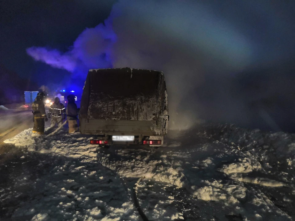 Водитель ГАЗели отделался ушибами.