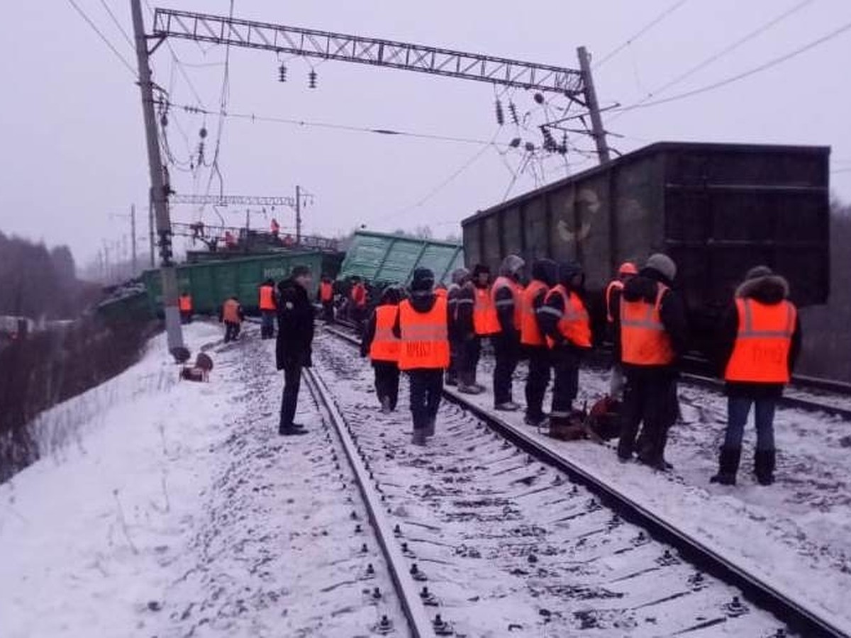 Поезда продолжают задерживаться из-за схода грузовых вагонов в Приамурье -  KP.RU