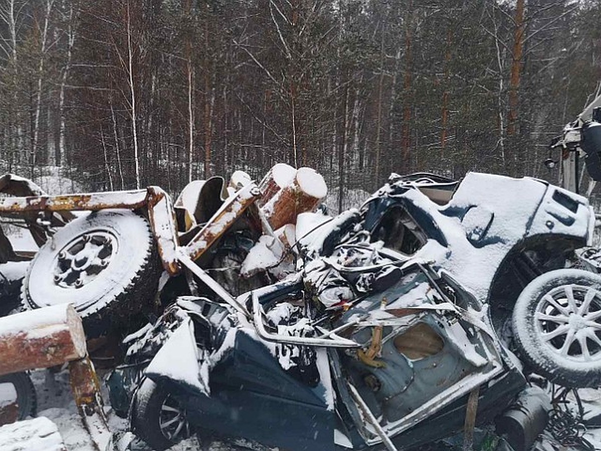 Студентка, погибшая в ДТП с автобусом и лесовозом под Братском, ехала на  день рождения к сыну - KP.RU