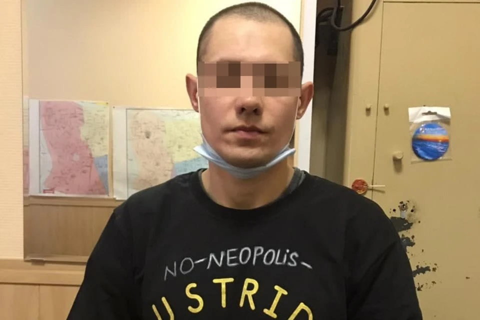 У напавшего на консульство Украины в Петербурге оказались проблемы с психикой. Фото: Источник "КП-Петербург"