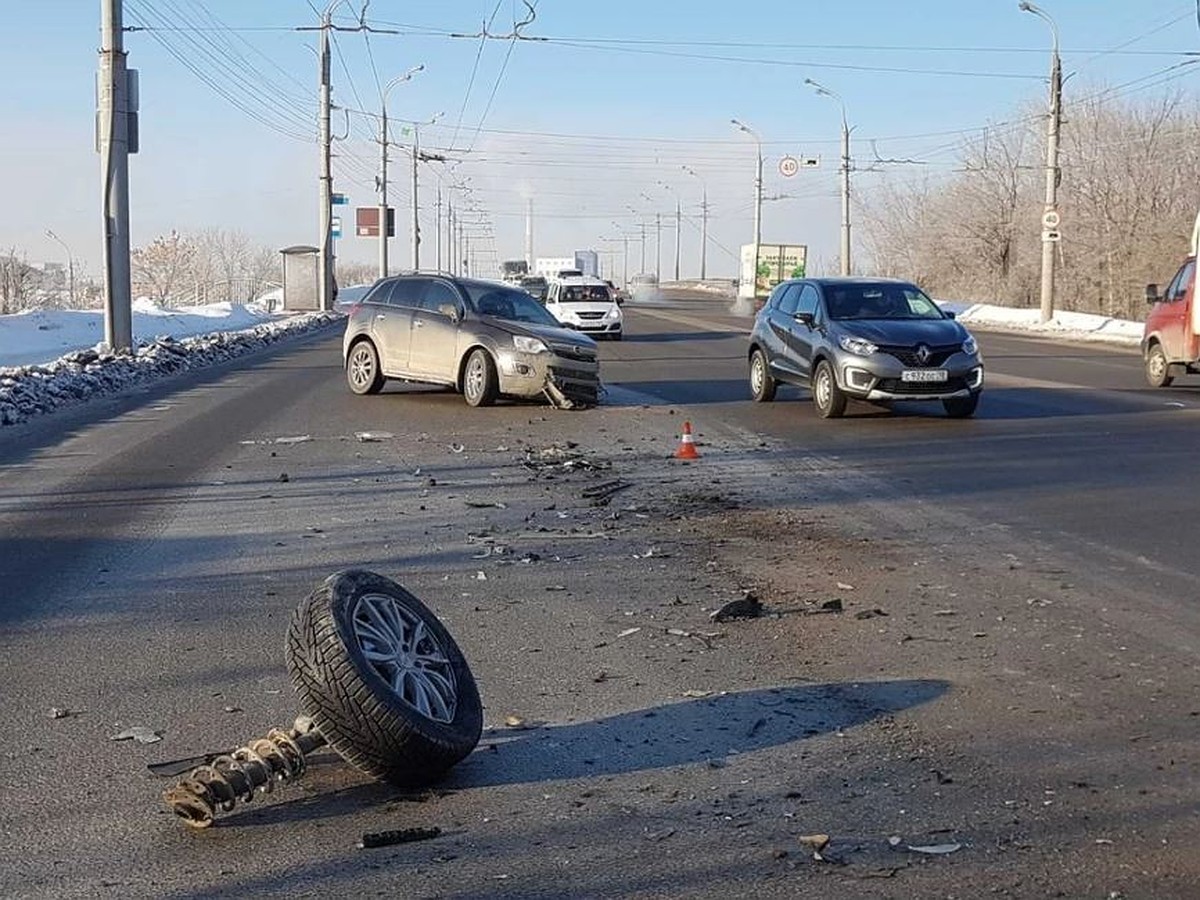 Пострадавшие дети, авария с пятью автомобилями и сбитый лось: обзор самых  жутких ДТП в Удмуртии за неделю - KP.RU