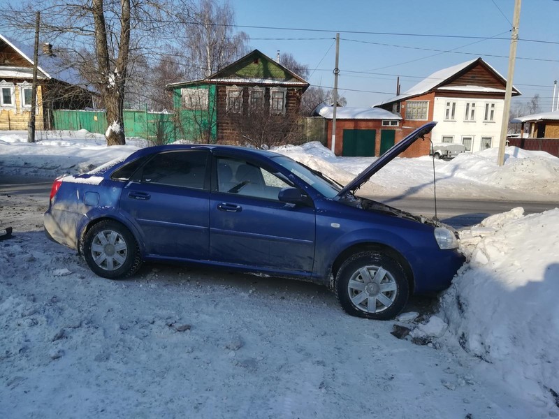 Женщина вылетела на встречную полосу, потому что не справилась с управлением. Фото: 1-й отдел УГИБДД МВД по Удмуртии