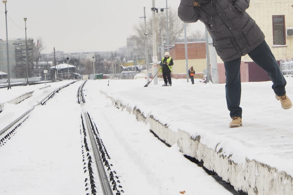 Одна из основных причин травматизма на железной дороге - хождение по путям, в том числе в состоянии опьянения.