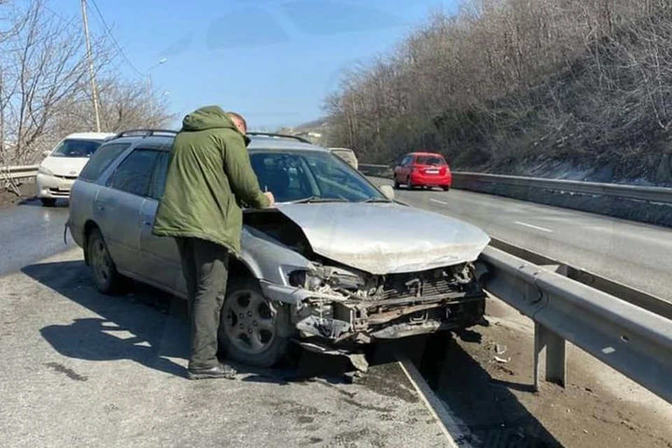 Автомобиль получил серьезные повреждения. Фото: Instagram/AK_VDK, dps_vl