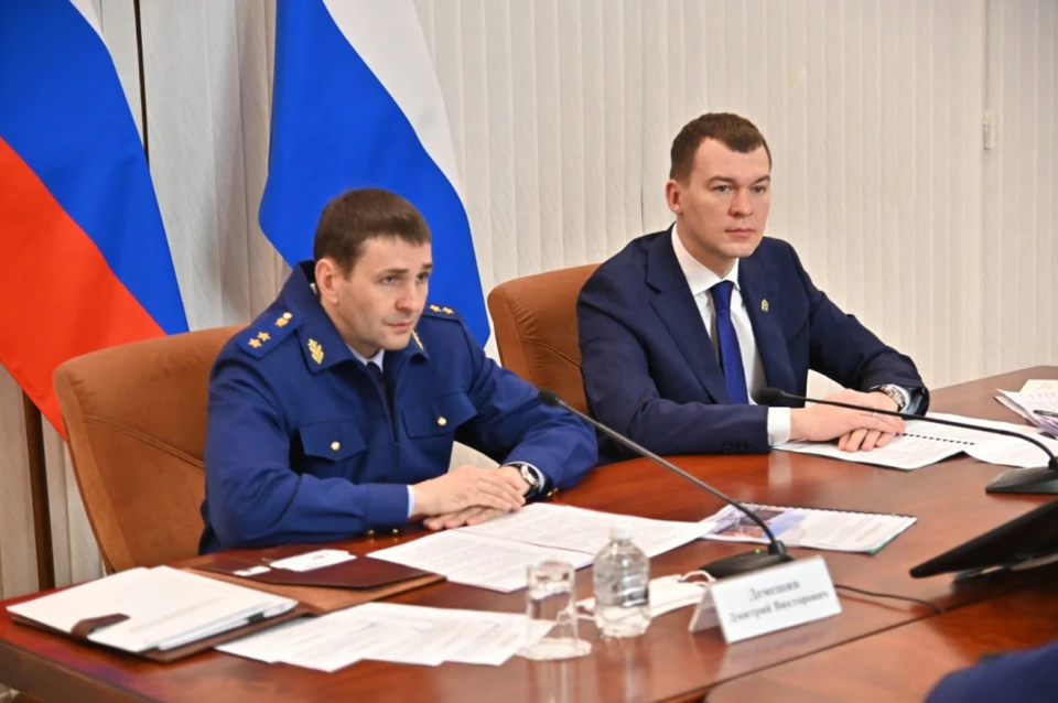 Михаил Дегтярев обсудил проблему с заместителем Генпрокурора. Фото: Правительство Хабаровского края