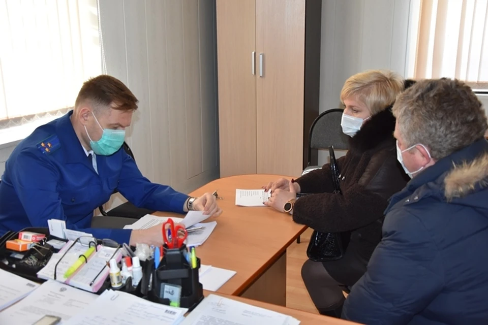 В брянском Мглине заместитель прокурора области Руслан Коберник провел прием жителей района. Фото: пресс-служба прокуратуры Брянской области.