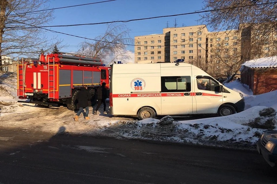 При пожаре в общежитии погиб мужчина. Фото: ГУ МЧС по Новосибирской области.
