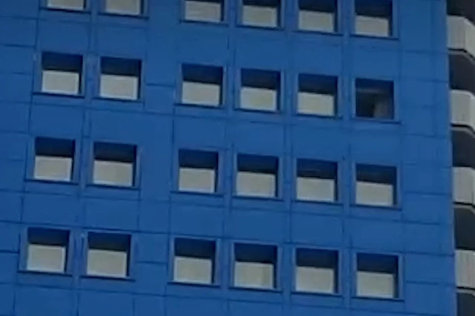 Следователи обнаружили открытым окно на 17 этаже в 24-этажной гостинице