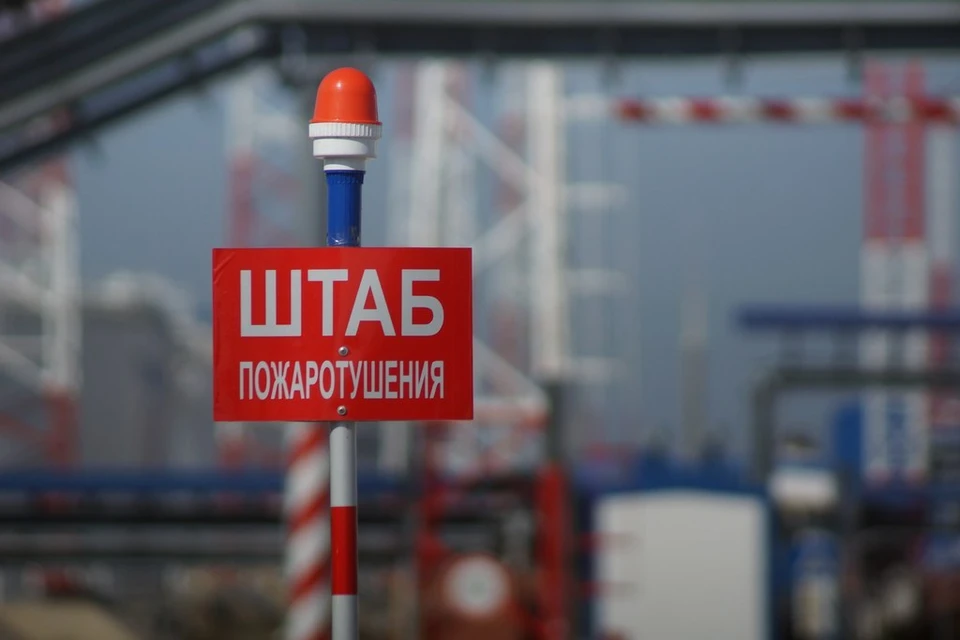 Пожарные успешно справились с крупным пожаром на производстве
