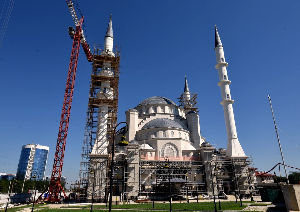 Строительство мечети близится к завершению