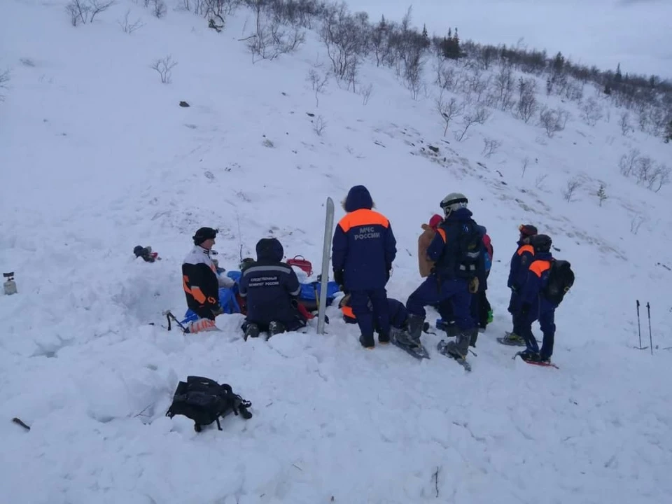 Спасатели пытались реанимировать девочку, но ее сердце остановилось. Фото: СКР по Мурманской области