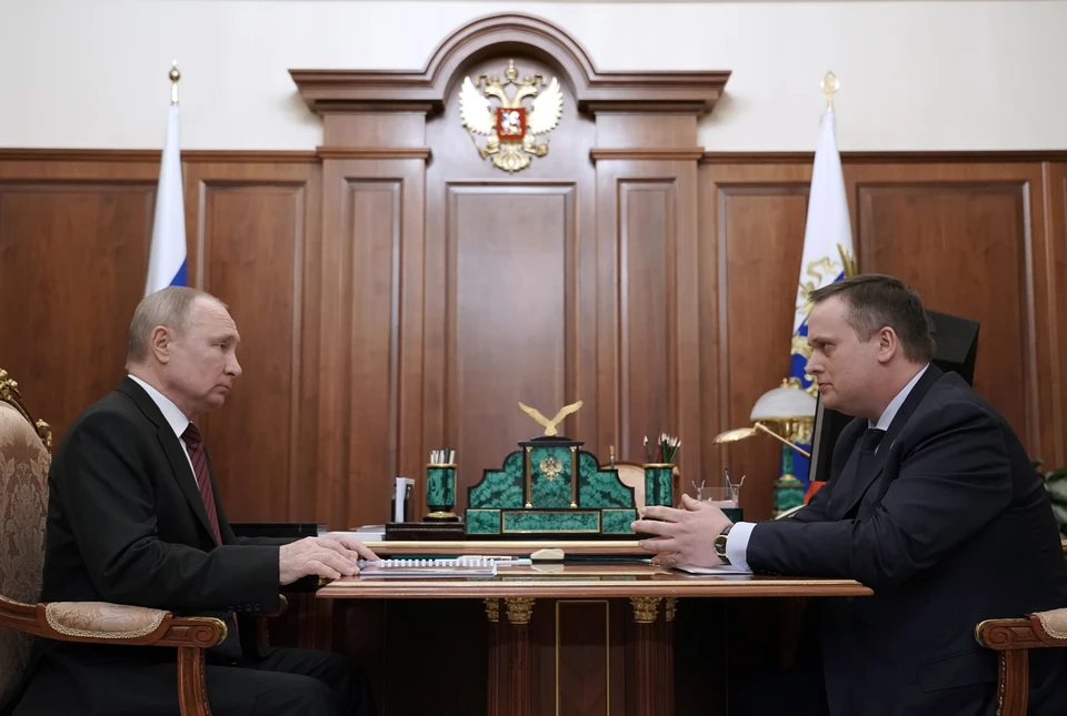 Президент РФ Владимир Путин и губернатор Новгородской области Андрей Никитин во время встречи в Кремле. Фото: Алексей Дружинин/пресс-служба президента РФ/ТАСС