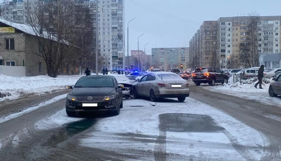 В Нижневартовске буксируемый автомобиль выехал на встречку Фото: ГИБДД России