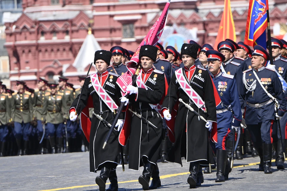 Донские казаки парад. Кубанское казачье войско Краснодар. Парад Победы Кубанское казачье войско. Парад Кубанского казачьего войска.