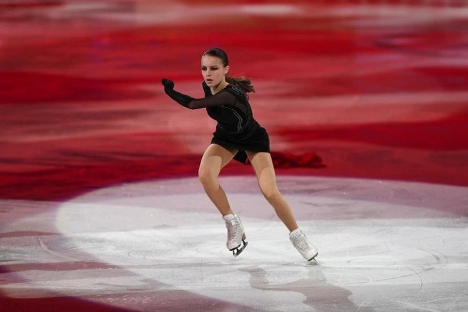 Еще несколько дней назад Анна Щербакова выиграла Чемпионат мира, а сейчас готова выйти на лед в Казани.