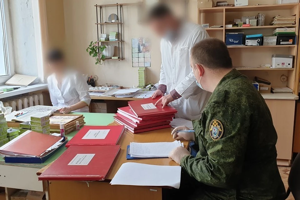 За два месяца нелегальной деятельности подозреваемые ввели в заблуждение более 80 человек и получили свыше 400 тысяч рублей