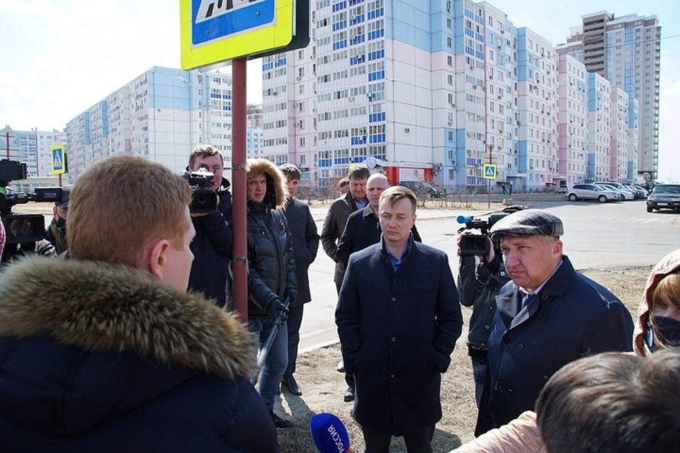 Судьба улицы. Олег Владимирович администрация г. Хабаровска. Улица Хабаровская Биробиджан улица. Микрорайон Строитель Хабаровск улица Вахова. Микрорайон Юбилейный Хабаровск.