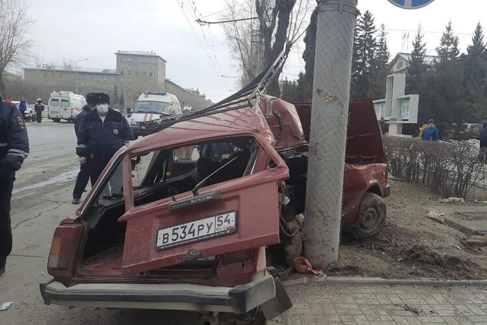 В ДТП погибли двое пенсионеров: мужчина 75 лет и женщина 72 лет. Фото: Госавтоинспекция по Новосибирску